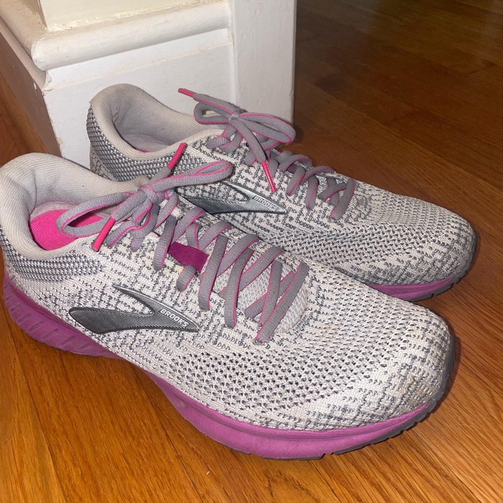 Brooks Women's Sneakers - Gray and Pink